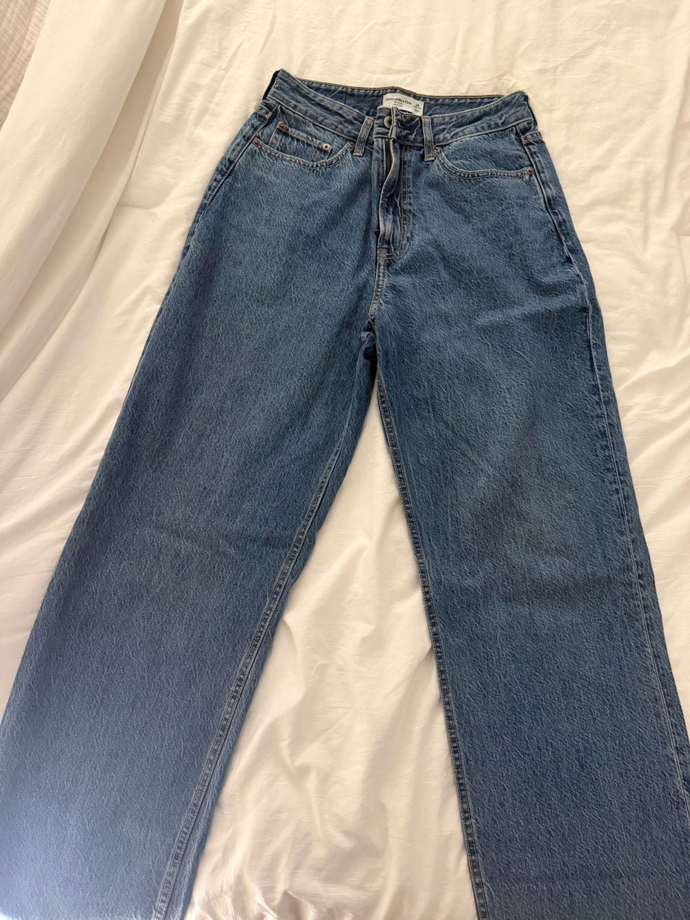 Abercrombie & Fitch The Loose High Rise Jean